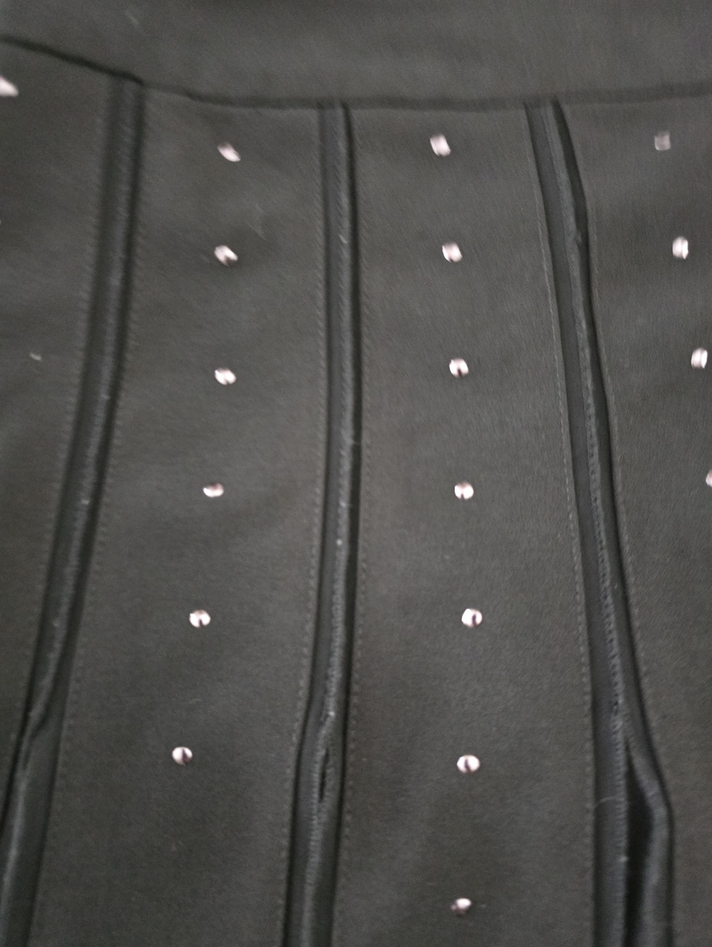 GUESS Lita Studded Flyaway Midi Skirt NWT Black Silver Size 6 Whimsigoth - Picture 3 of 6